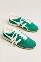 Gola Classics Women's Sprinter Sneakers in green - Side view showing retro design