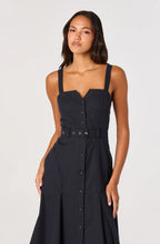 Close-up of square neckline with V-cutaway detail on Mckinley midi dress
