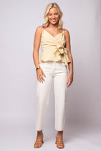 Light yellow beaded top en saison
