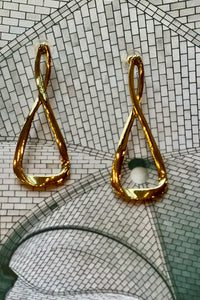 yacht gold earrings figure eight