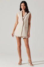 Jordis Vest
