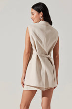 Jordis Vest