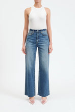FAR OUT WIDE LEG IN STUNNER