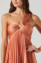 Rasya Pleated Maxi Dress