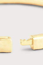 Anabel Aram Farrier Thin Hinged Bangle, Gold, detail view 3
