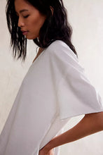 Nina Tee V