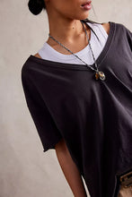 Nina Tee V