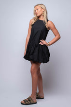 Nicolette Mini
