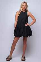 Nicolette Mini