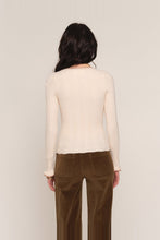 Heartloom pine top in ivory, product view 3